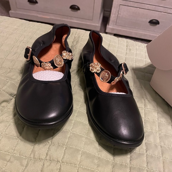 Black ballet flats size 9 fits as a size 91/2 new neverr worn - Picture 2 of 4